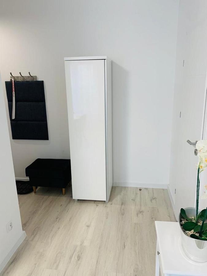 Apartament Walczaka 15 Miejsce Parkingowe ゴジュフ・ヴィエルコポルスキ エクステリア 写真