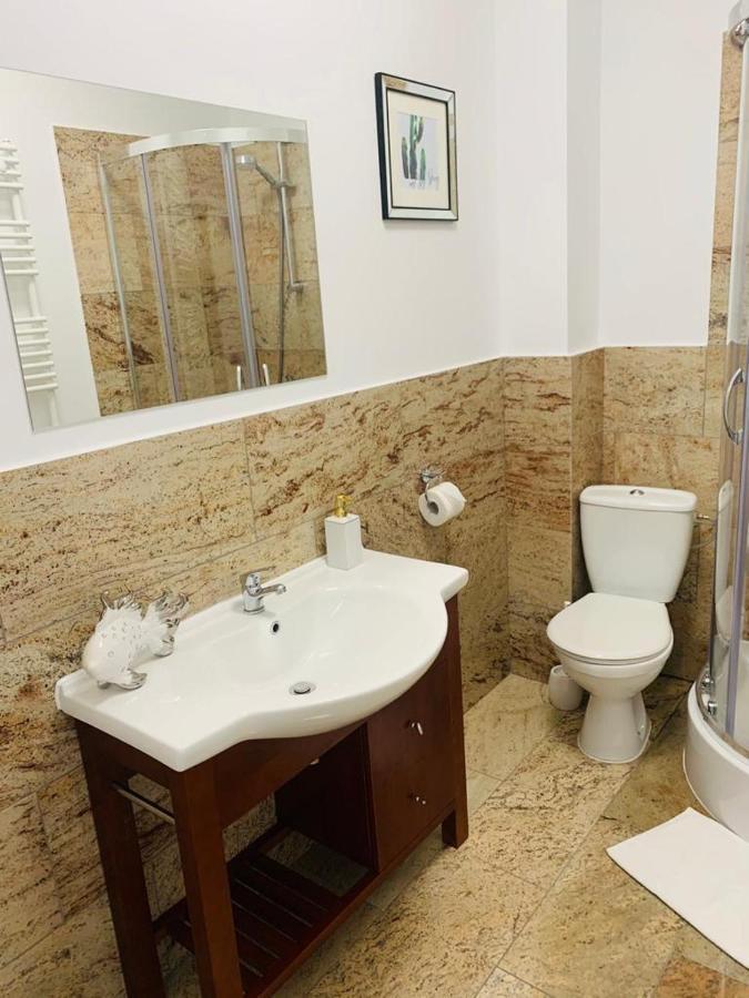 Apartament Walczaka 15 Miejsce Parkingowe ゴジュフ・ヴィエルコポルスキ エクステリア 写真