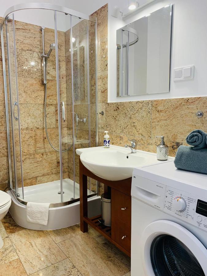Apartament Walczaka 15 Miejsce Parkingowe ゴジュフ・ヴィエルコポルスキ エクステリア 写真